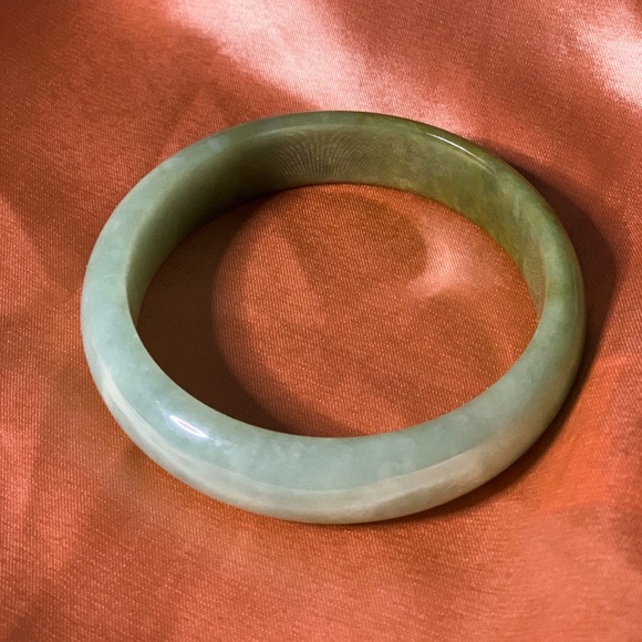 Jade Bangle - Picture 2 of 2